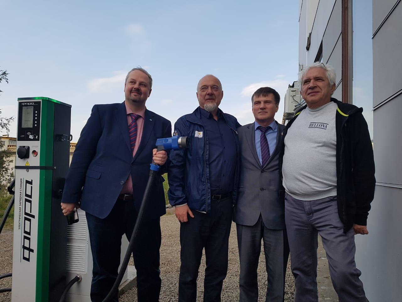 from left to right: Norilsk Nickel representative, mayor of Kirkenes, mayor of Pechenga, director of Bellona-Murmansk
