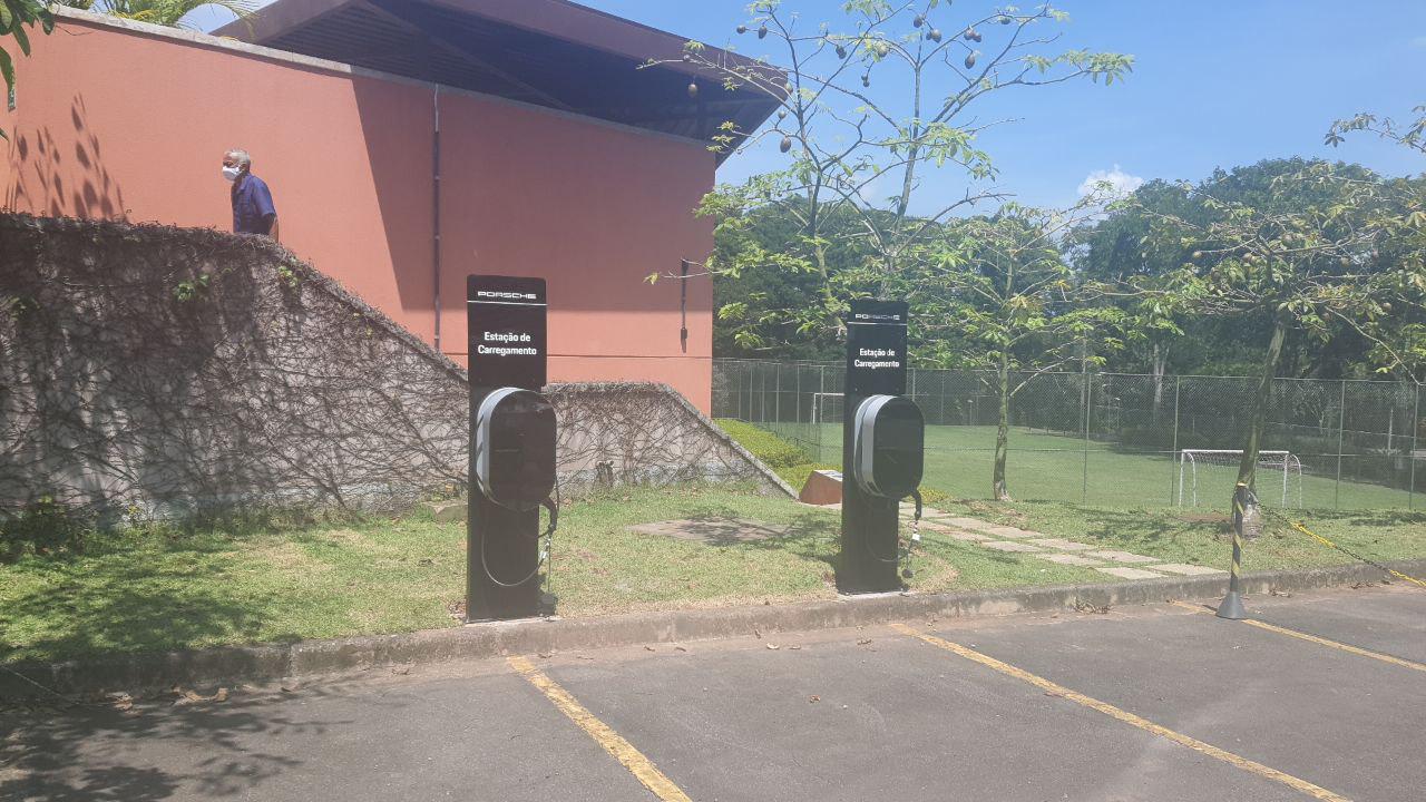 Novíssimos, recém-instalados.