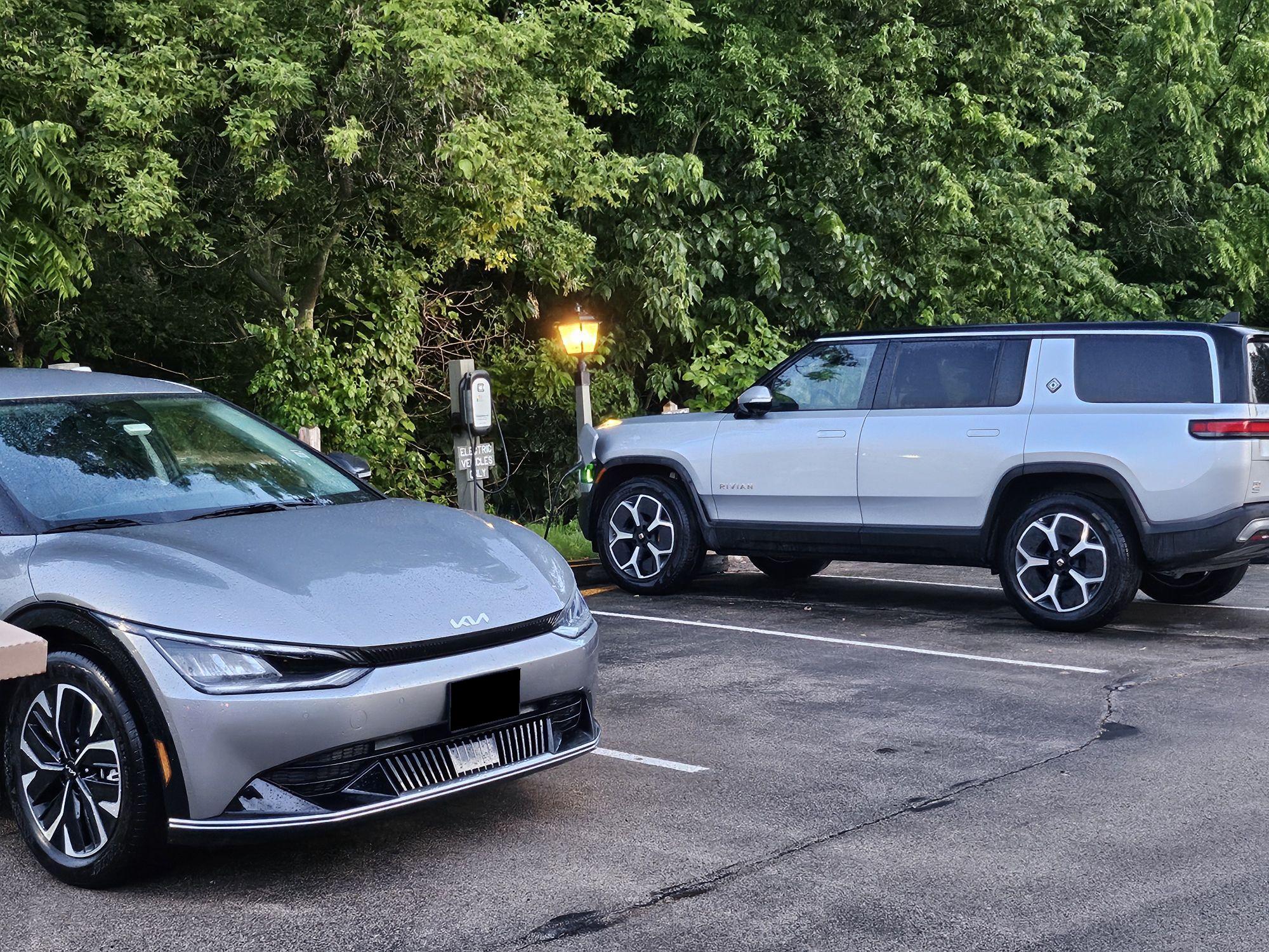 2 Tesla destination chargers and  one j1772. Charged my ev6 at 11.5 kw.