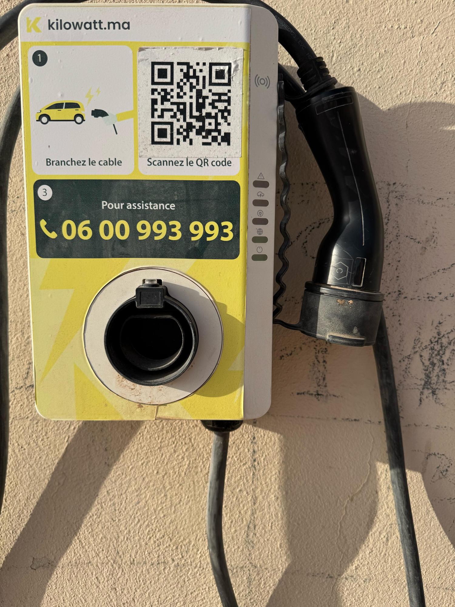 Remettre le capuchon de protection après la charge. NE PAS brancher dans la Wallbox !!!!