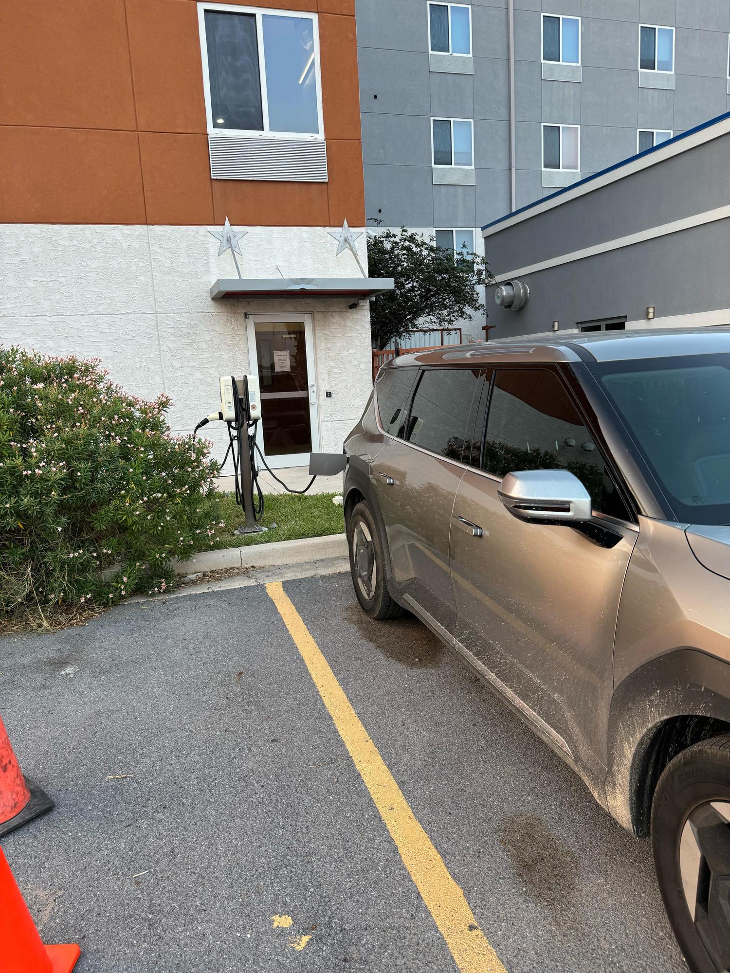 Holiday Inn Express & Suites Raymondville