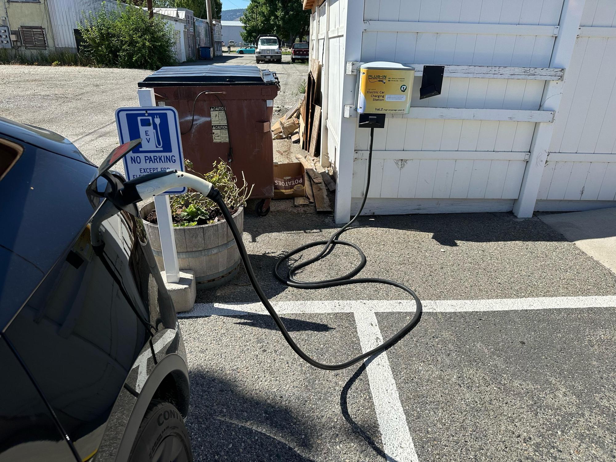 For guests but does seem open to public. As a guest at the hotel, I just plugged in