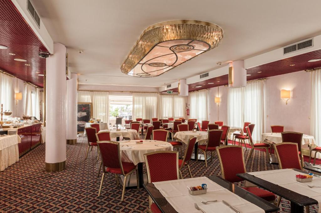 Agora' Palace Hotel