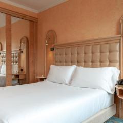 Agora' Palace Hotel