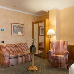 Agora' Palace Hotel