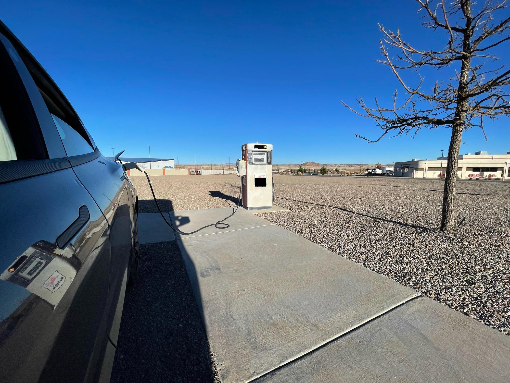 2019 Tesla Model 3 SR  charging at 7kwh