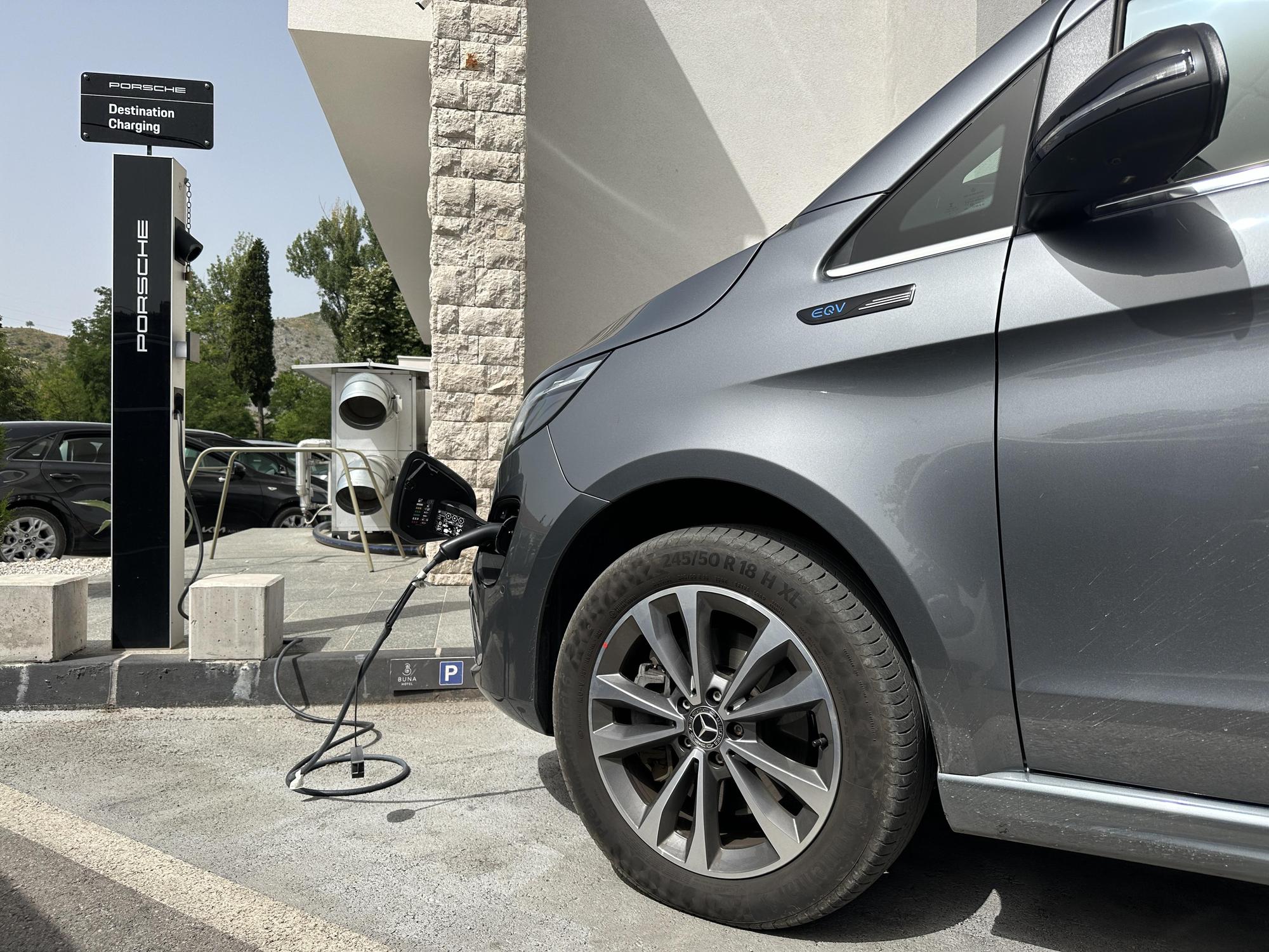 Free charging for guests at Hotel Buna.