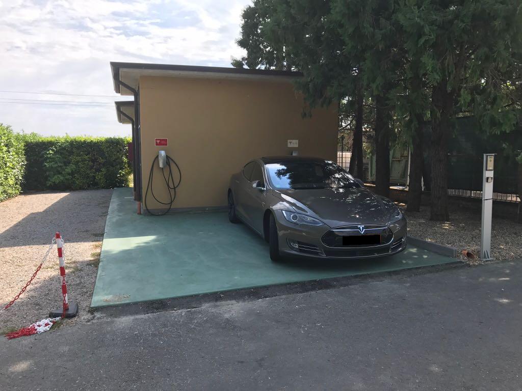 Very good 2x 22kw location in the shadow.