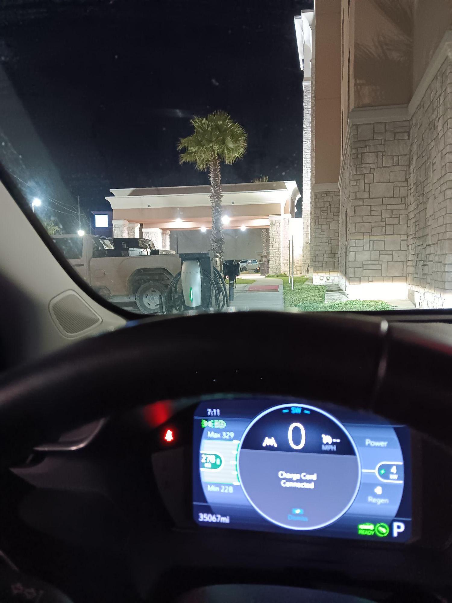 Hampton Inn Carrizo Spring