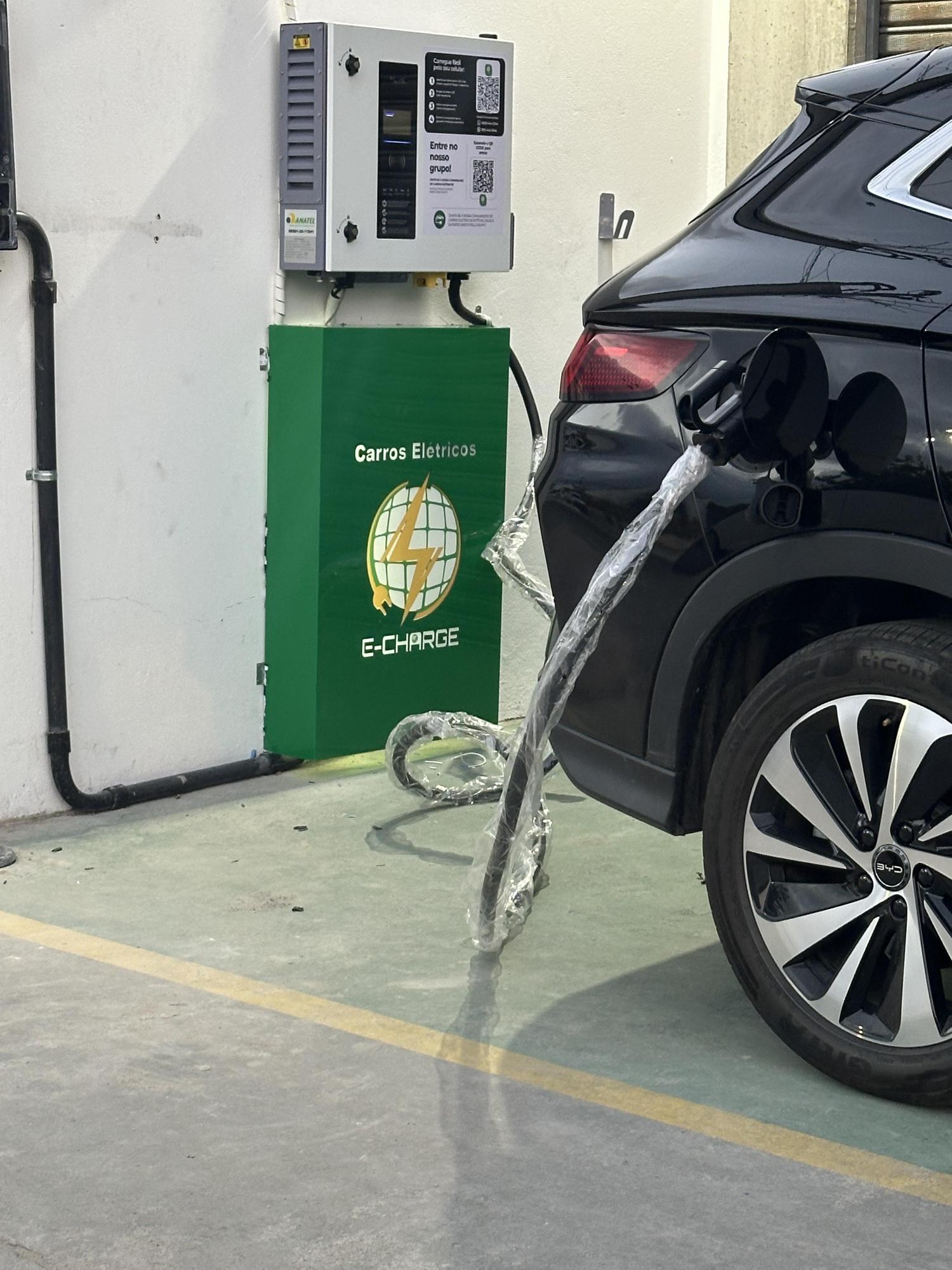 Estação de Recarga Rápida E-Charge Hiper Flor da Chapada