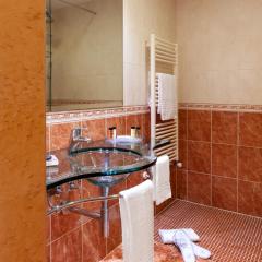 Agora' Palace Hotel