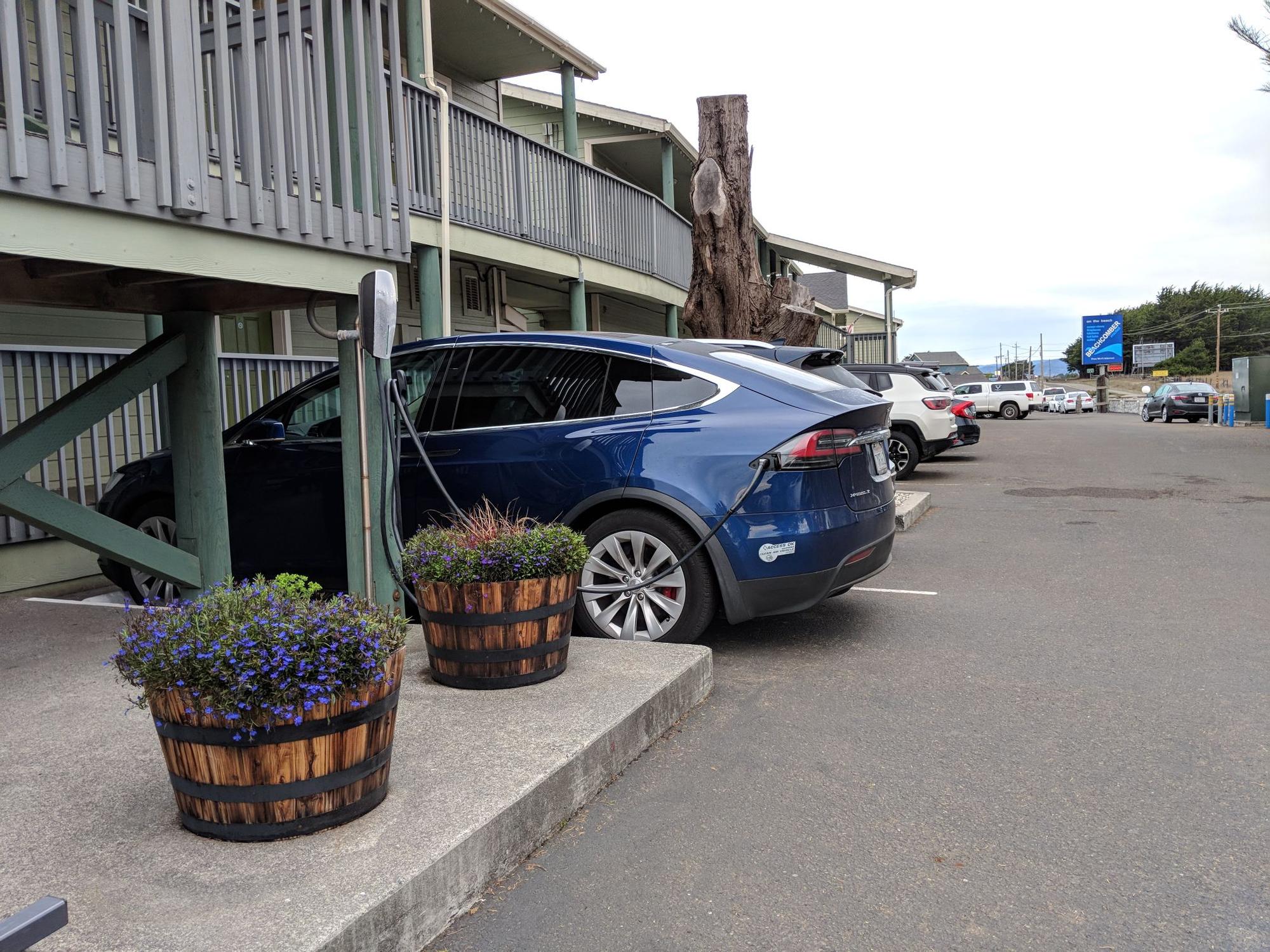 Tesla @40amp 212v 8kwh
